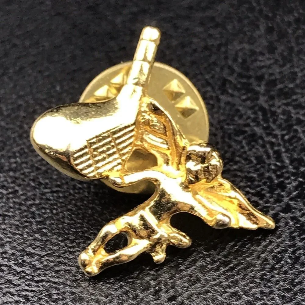 Angel With Golf Club Gold Tone Vintage Pin Brooch